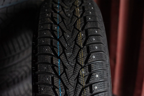 фото протектора и шины WINTERNOVA STUD III Шина ZMAX WINTERNOVA STUD III 265/65 R17 112T